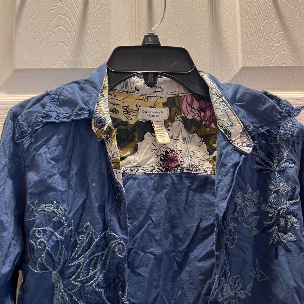 Blue Collared Floral Snap Button Down - image 2